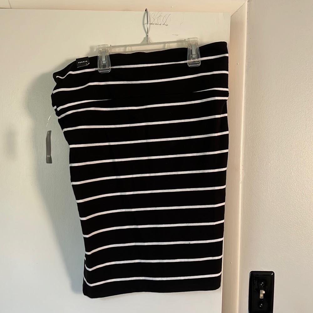 Black @ white stripe pencil skirt from Torrid size 0